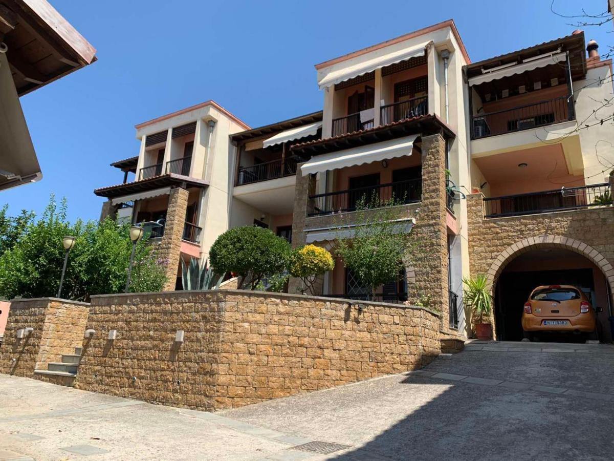 Yulia Guest House Ouranoupoli Exterior photo